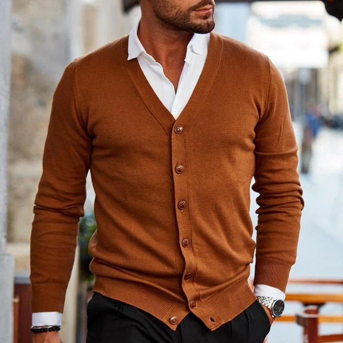 Fitted Buttoned V-Neck Cardigan