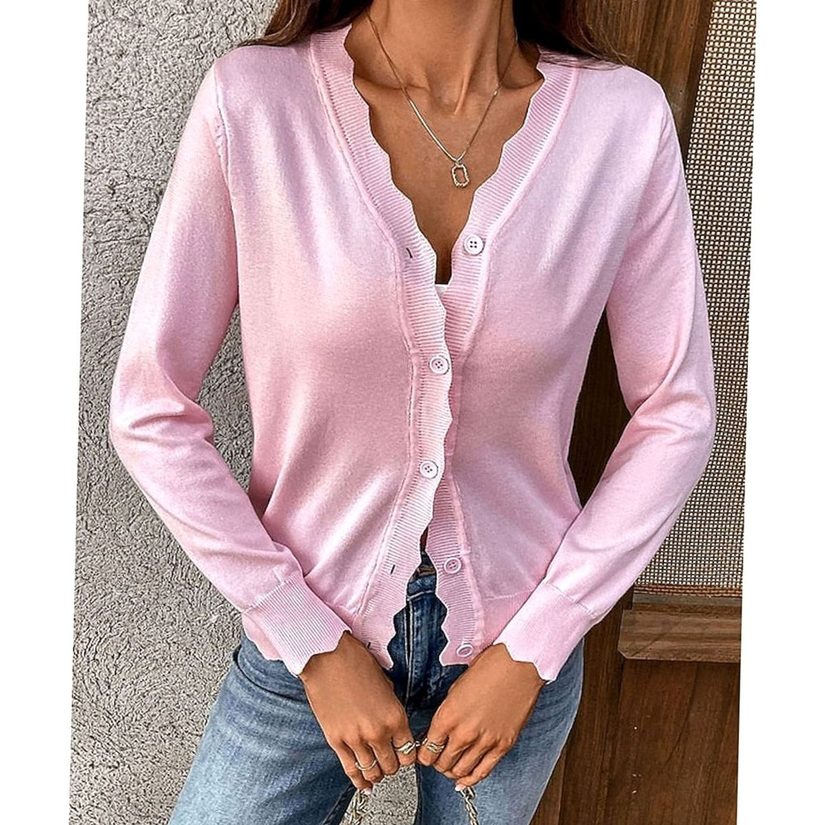 Scalloped Edge Buttoned Cardigan